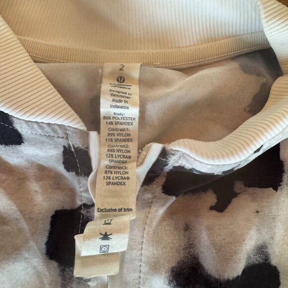 LULULEMON Lightweight jakcet LIKE NEW size 2 - Picture 3 of 4